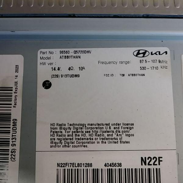 2022 Kia Seltos OEM Navigation Bluetooth XM HD Radio Touch Screen Display Receiver - Analog