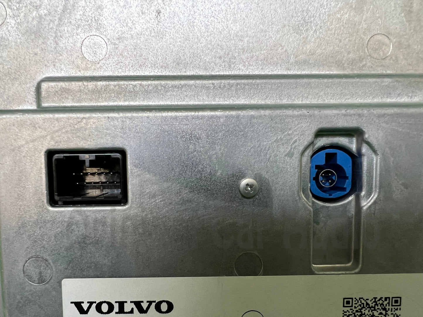 2018 - 2021 Volvo XC40 XC60 OEM Touch Screen Radio Infotainment Display Monitor ONLY