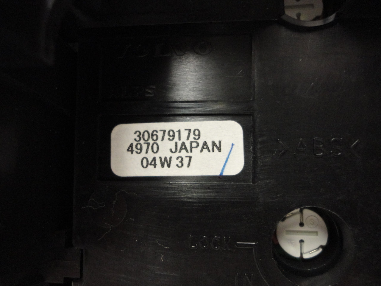 FACEPLATE 03 04 05 06 VOLVO XC90 OEM Radio CD Controls FACEPLATE REPLACEMENT