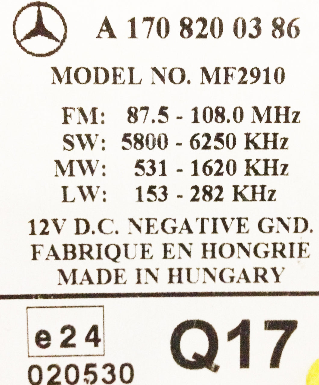 1999 2000 2001 2002 2003 MERCEDES BENZ (E and C Class) E320 E420 E500 C220, C230, C280, CLK320, SLK230 MF2910 Radio and CD Player
