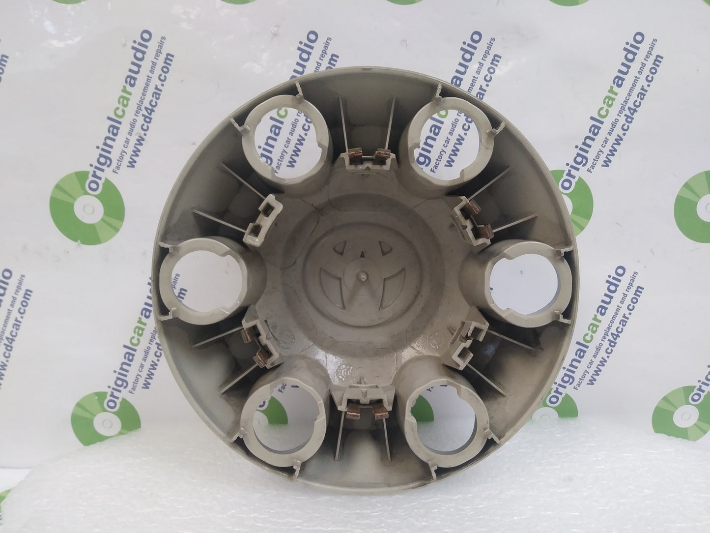 2005 - 2017 Toyota Tacoma OEM Silver Wheel Hub Center Cap 4260B-04010