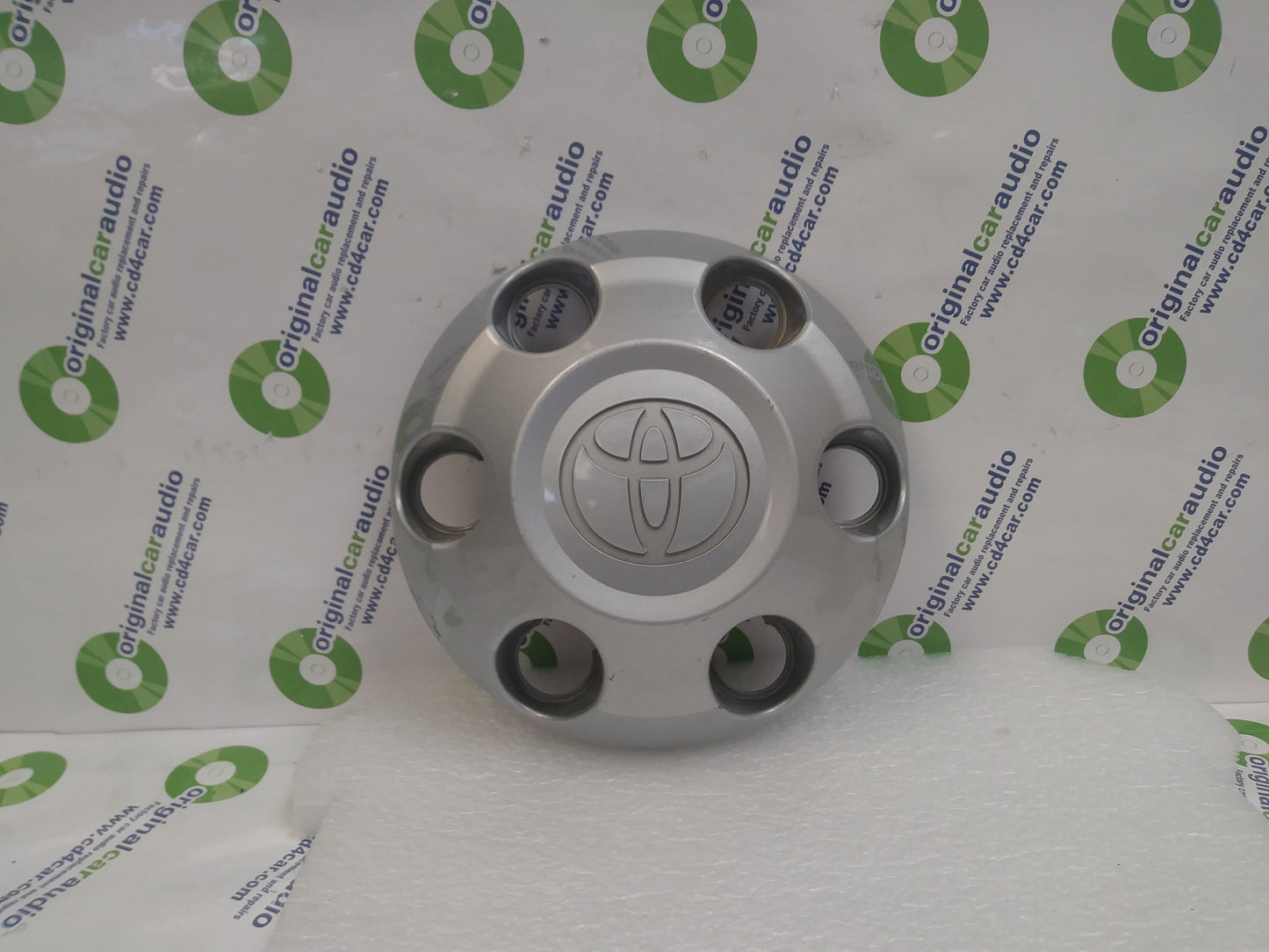 2005 - 2017 Toyota Tacoma OEM Silver Wheel Hub Center Cap 4260B-04010