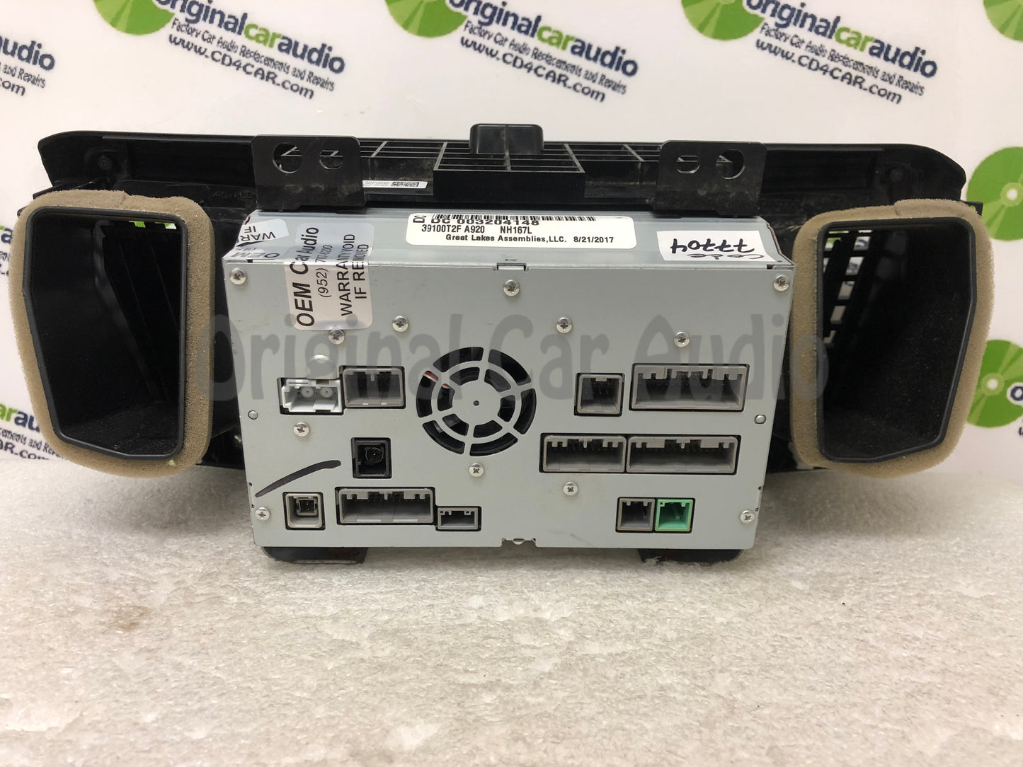 2016 - 2017 Honda Accord OEM Touch Screen Navigation Single CD AM FM SAT Bluetooth Radio Media Receiver