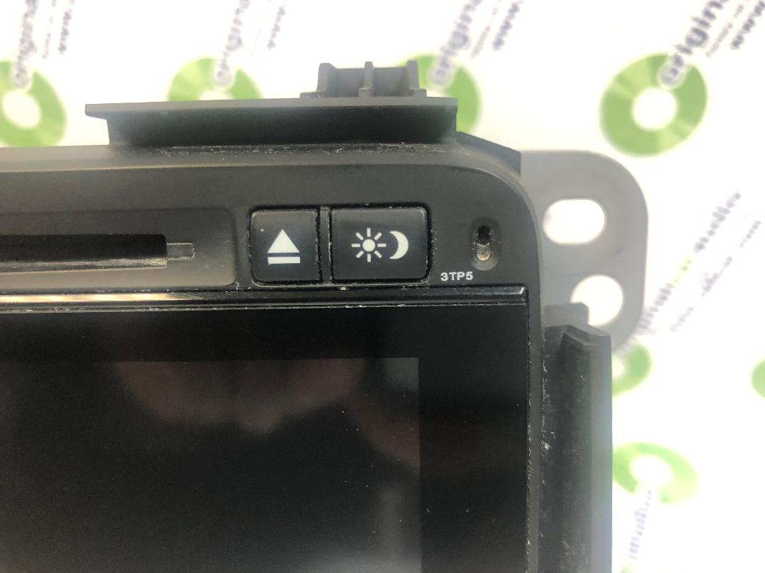 2016 - 2018 Honda HR-V OEM Touch Screen Navigation Radio CD Player Receiver 3TP5