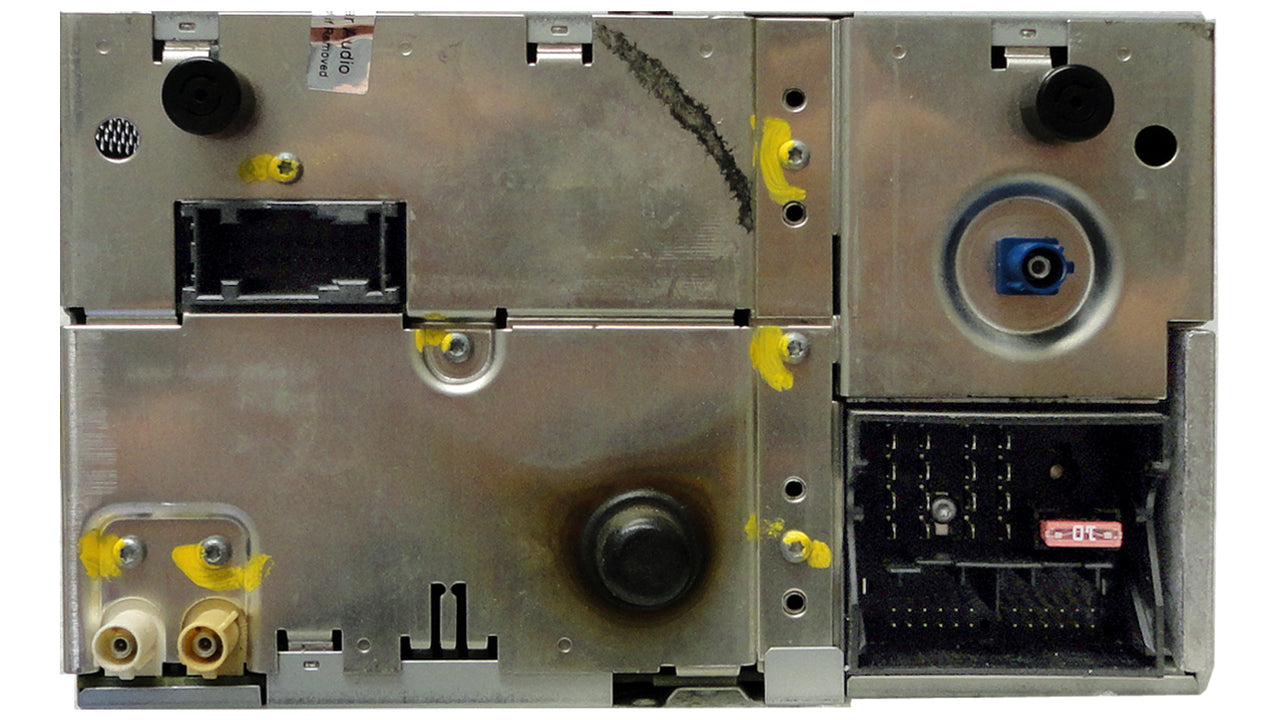 Volkswagen Touareg Navigation Radio Stereo CD Player OEM 06 2006