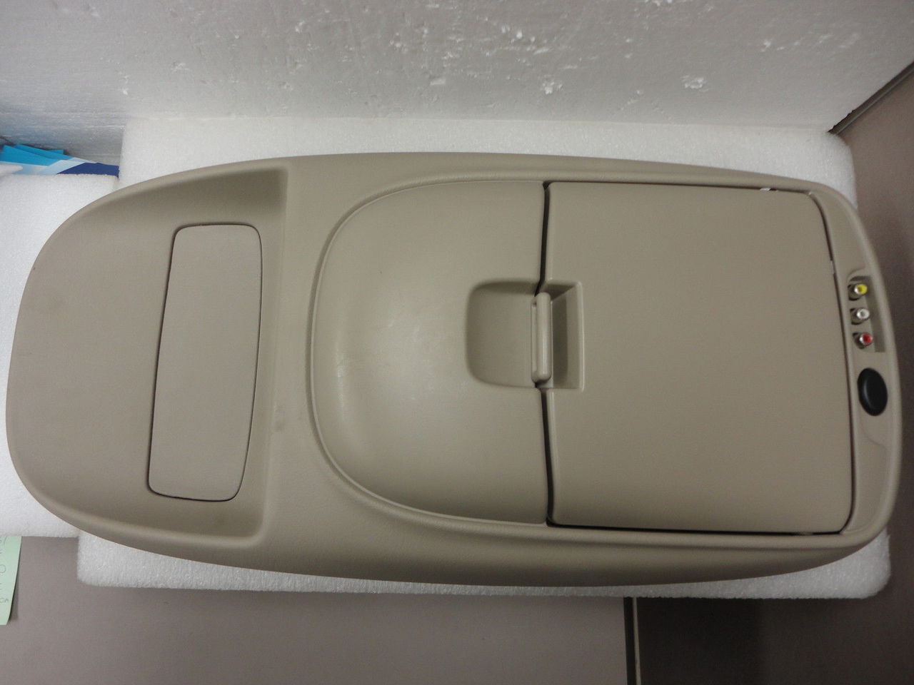 GMC Chevy OEM Overhead Rear Entertainment System Screen