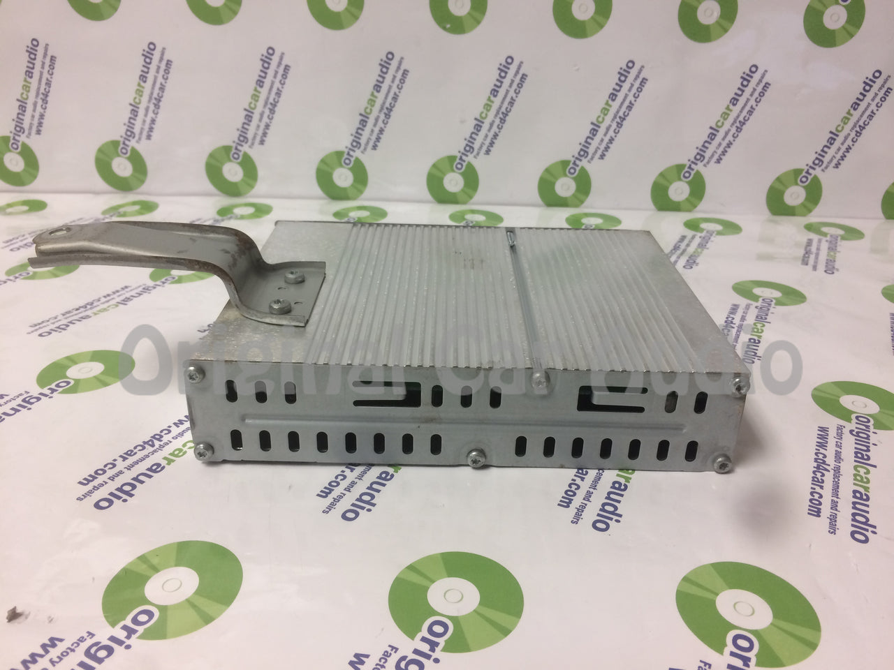 2000 - 2004 Toyota Avalon OEM JBL Premium Sound Amplifier