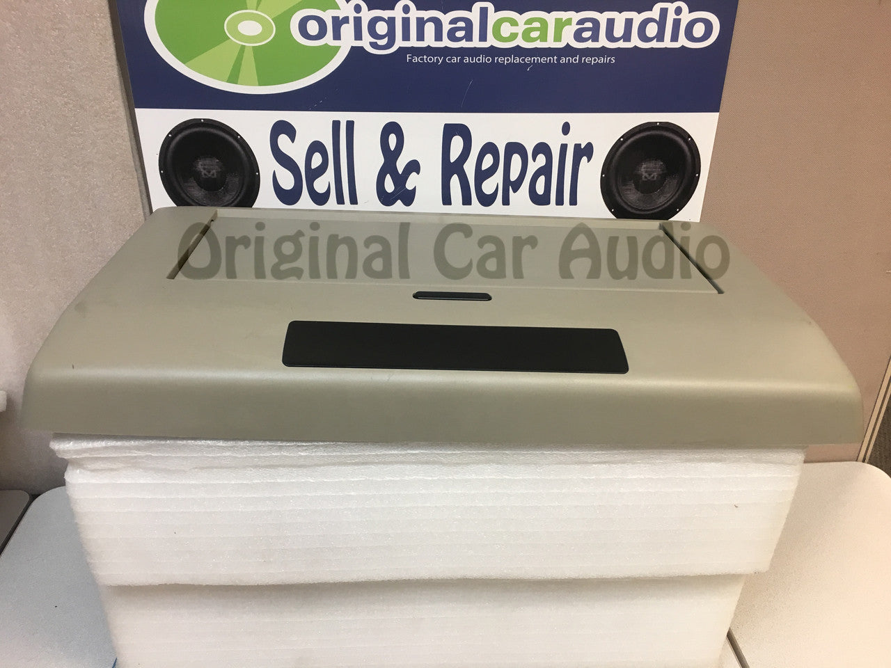 2015 - 2017 Toyota Sienna OEM Roof Mounted Entertainment DVD Display Screen Tan