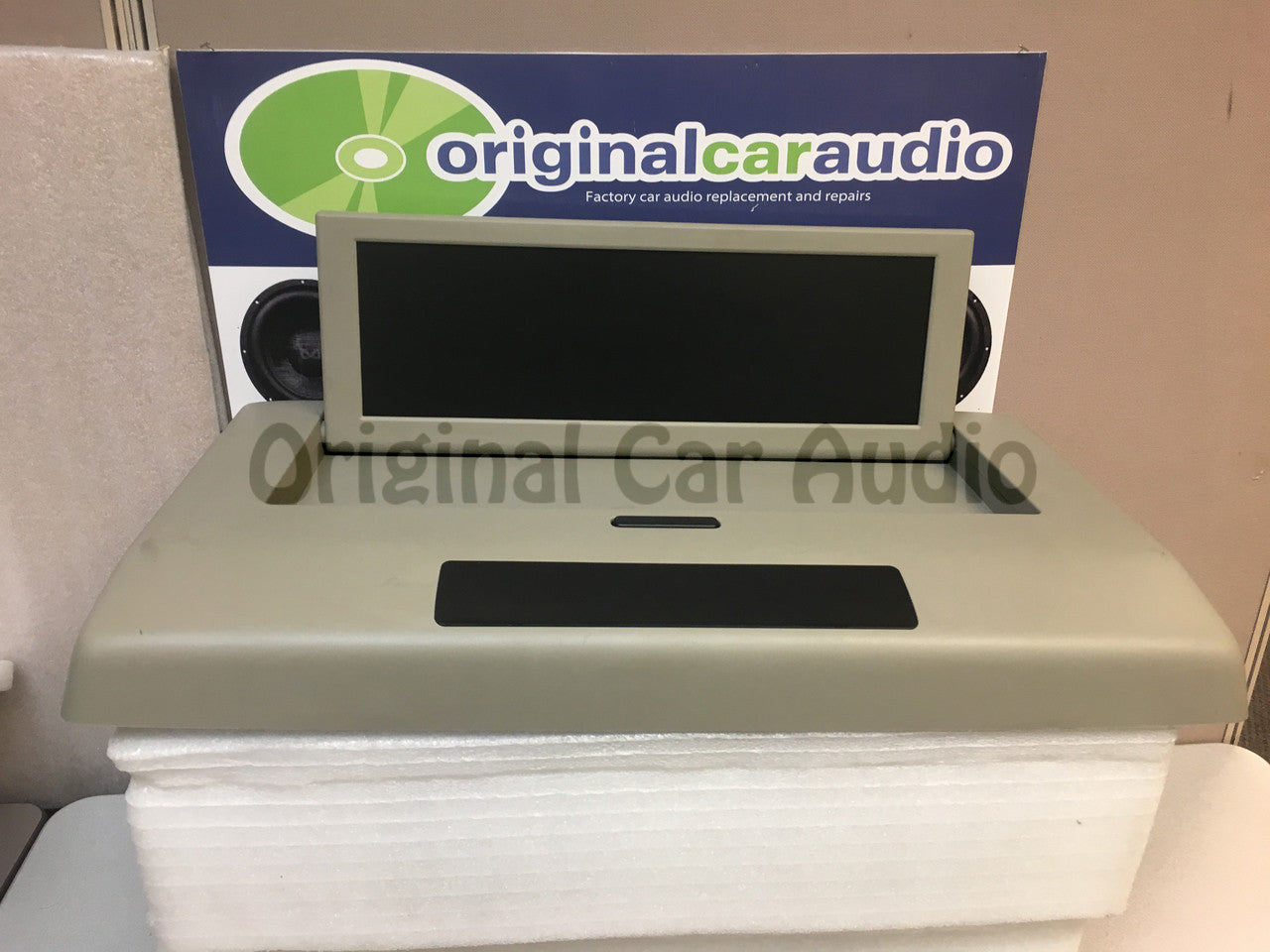 2015 - 2017 Toyota Sienna OEM Roof Mounted Entertainment DVD Display Screen Tan