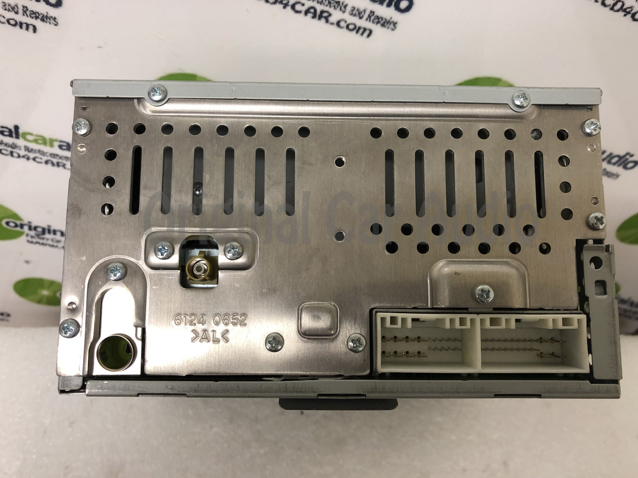 2010 - 2013 Kia Sportage OEM Single CD AM FM SAT Radio Media Receiver GREY