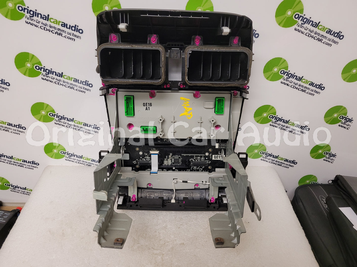 2004 2005 Acura TSX OEM Premium Sound Radio AUX & 6 Disc Changer CD Player 7EB0 FACEPLATE ONLY