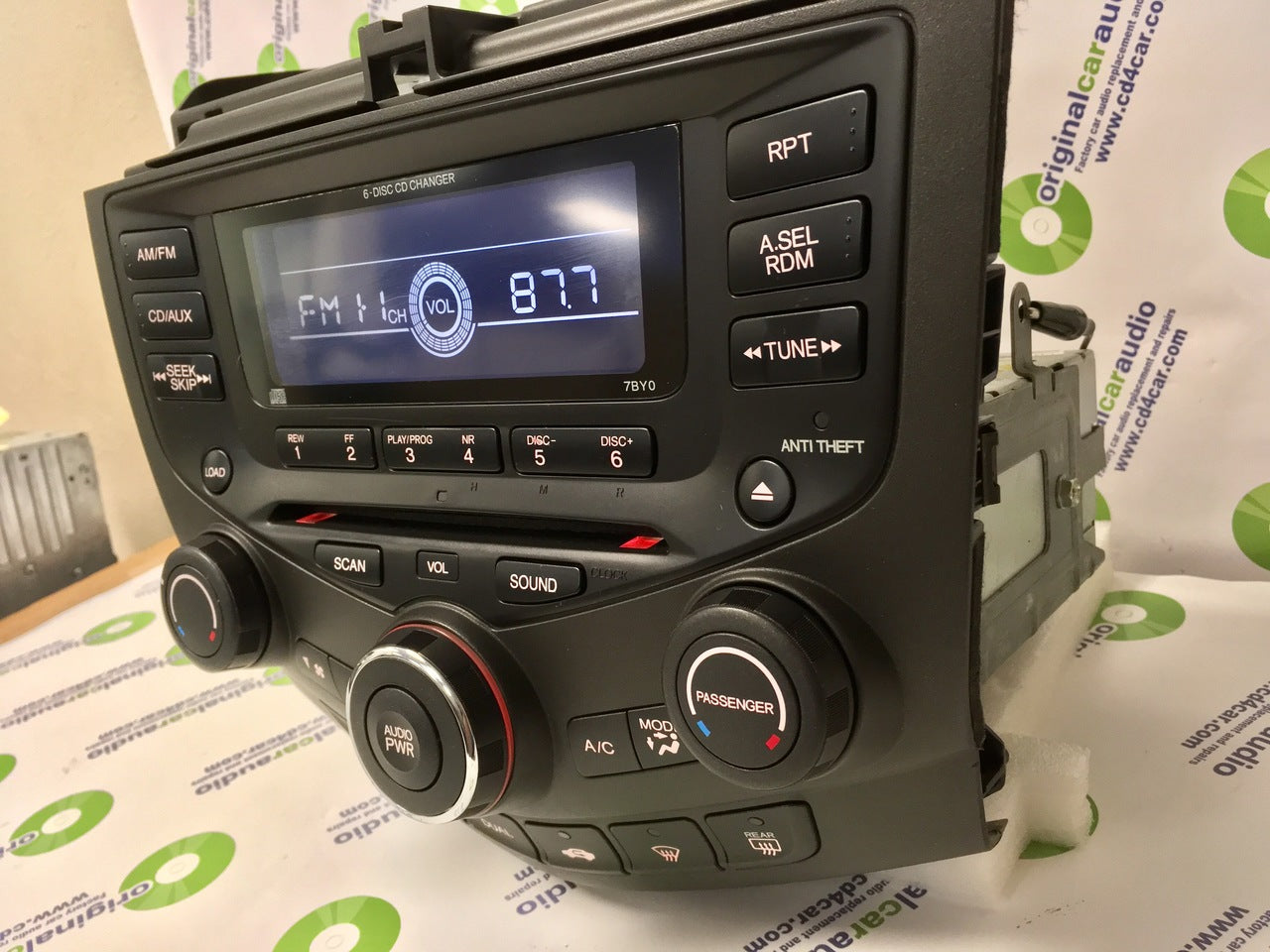 2003 Honda Accord Radio and 6 CD Changer EX Coupe 7BY0