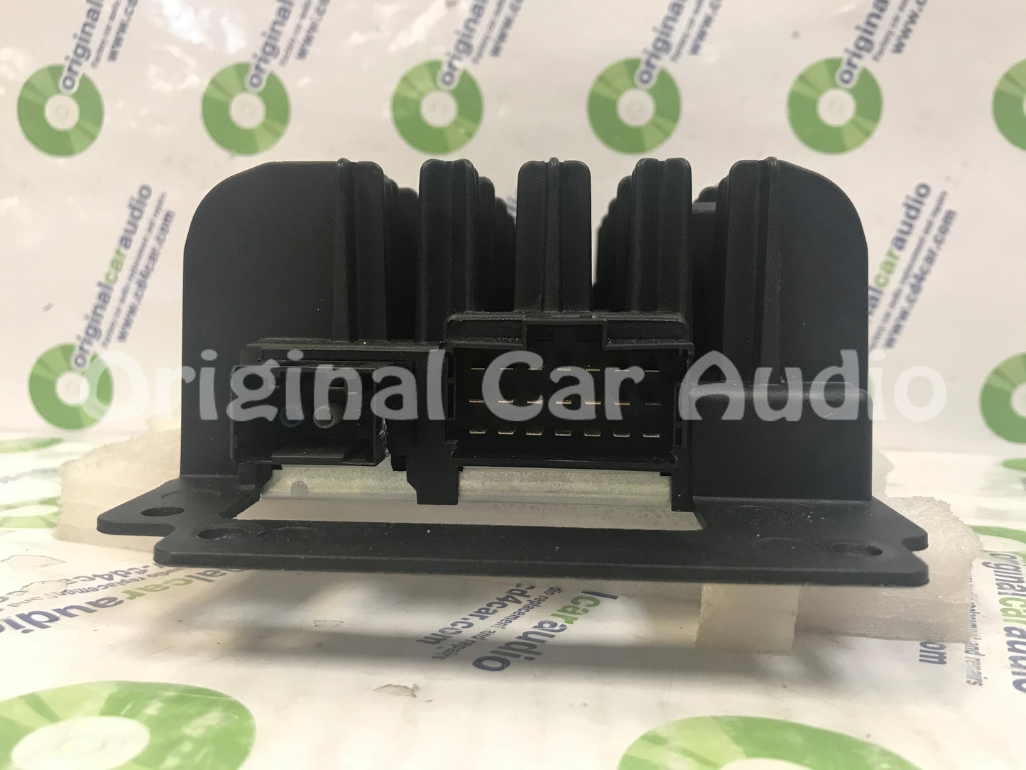 2005 - 2009 Mercedes-Benz CLK 320 350 500 55 AMG OEM Harman Becker Radio Amplifier