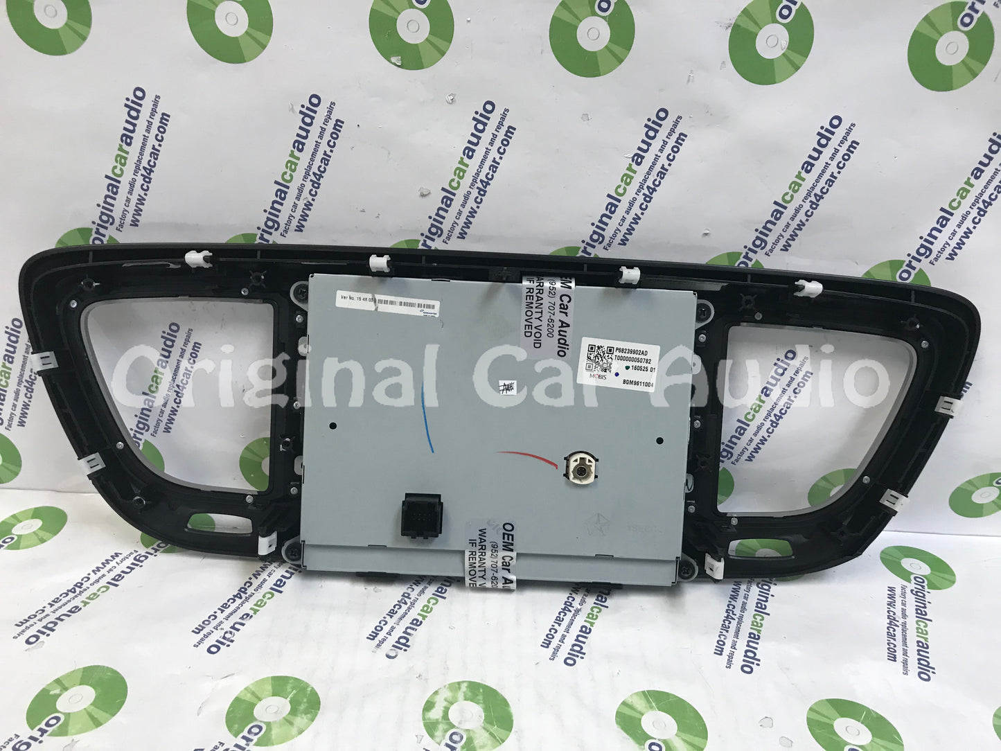 2017 - 2020 Chrysler Pacifica OEM Touch Screen Information Display Monitor WITHOUT VENTS