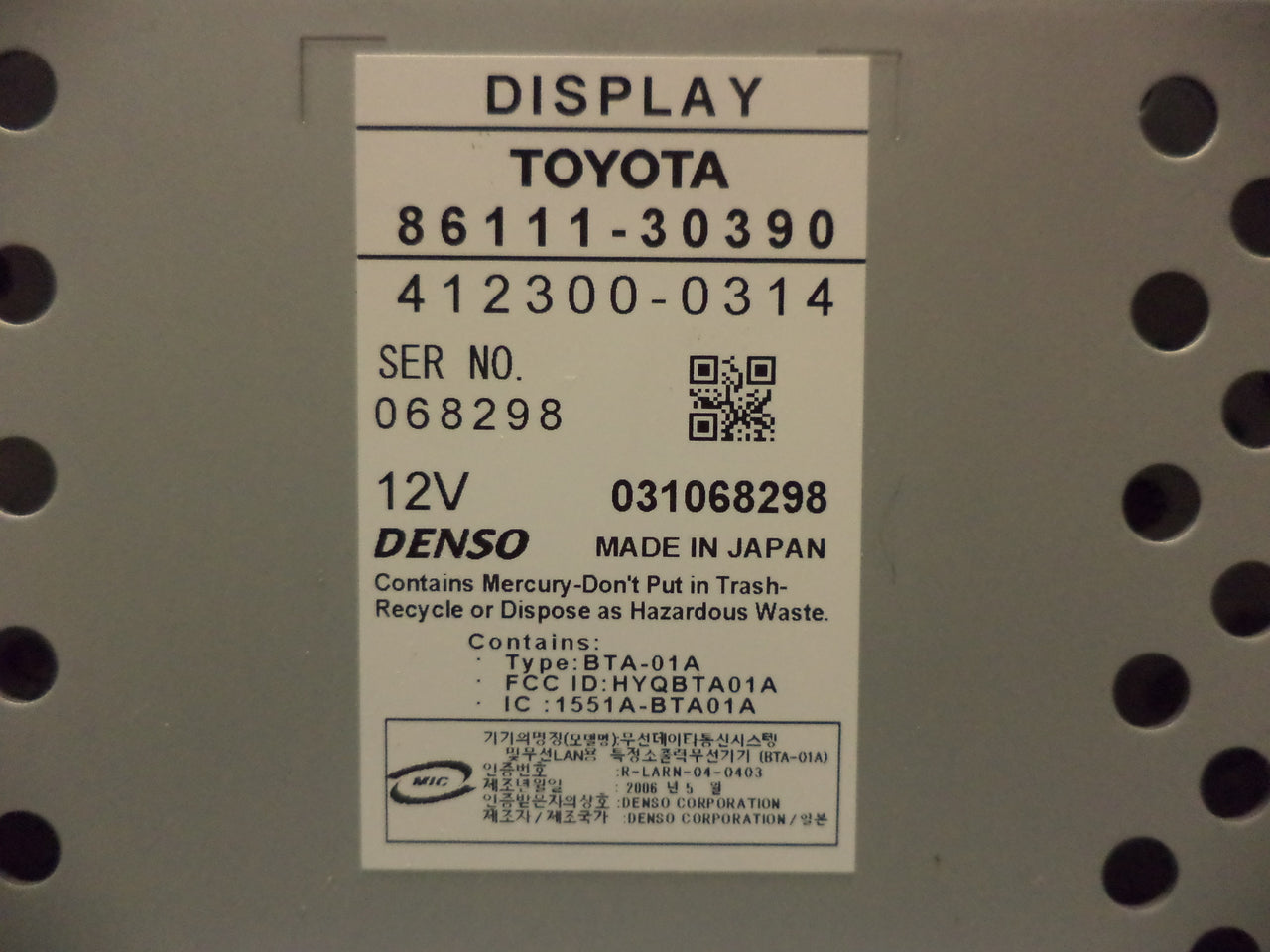 06 Lexus GS300 GS430 Lexus (OEM) Navigation Display Screen With Climate Controls 86111-30390 2006