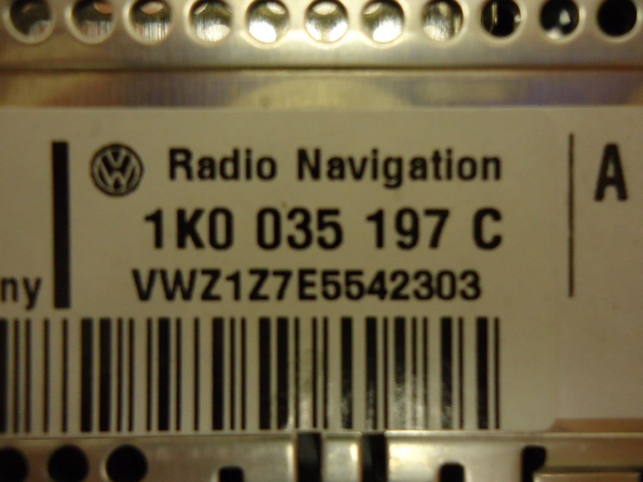 VW Volkswagen Jetta Passat Rabbit Golf GTI EOS Tiguan Navigation GPS Radio Stereo DVD LCD Screen Display Screen 1K0035197C BNO 881 1K0035197CX 1K0035197D 1K0035197DX 2005 2006 2007 2008 2009
