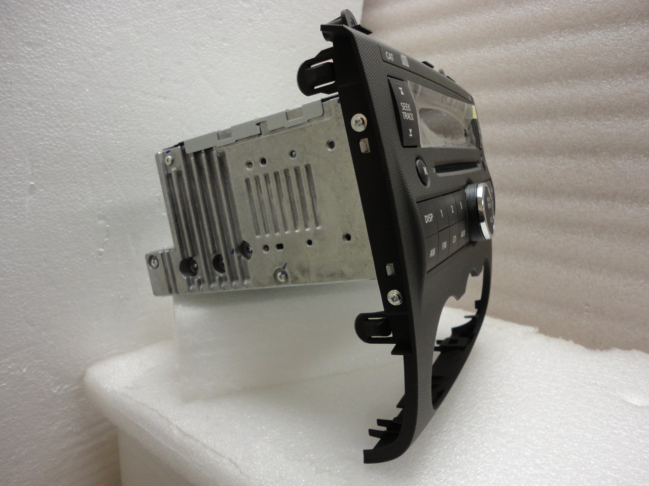 2010 NEW NISSAN ALTIMA OEM AM FM Radio CD Player PY09G 28185-ZX02B AUX 2010