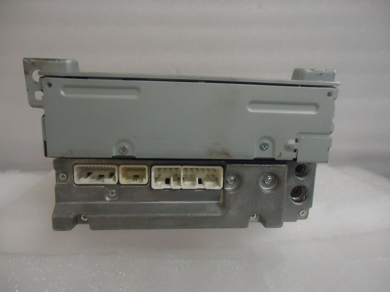 TOYOTA Avalon AM FM Satellite Radio 6 Disc Changer MP3 CD Player