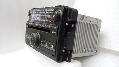 Saturn Outlook Radio Stereo MP3 6 Disc Changer CD Player
