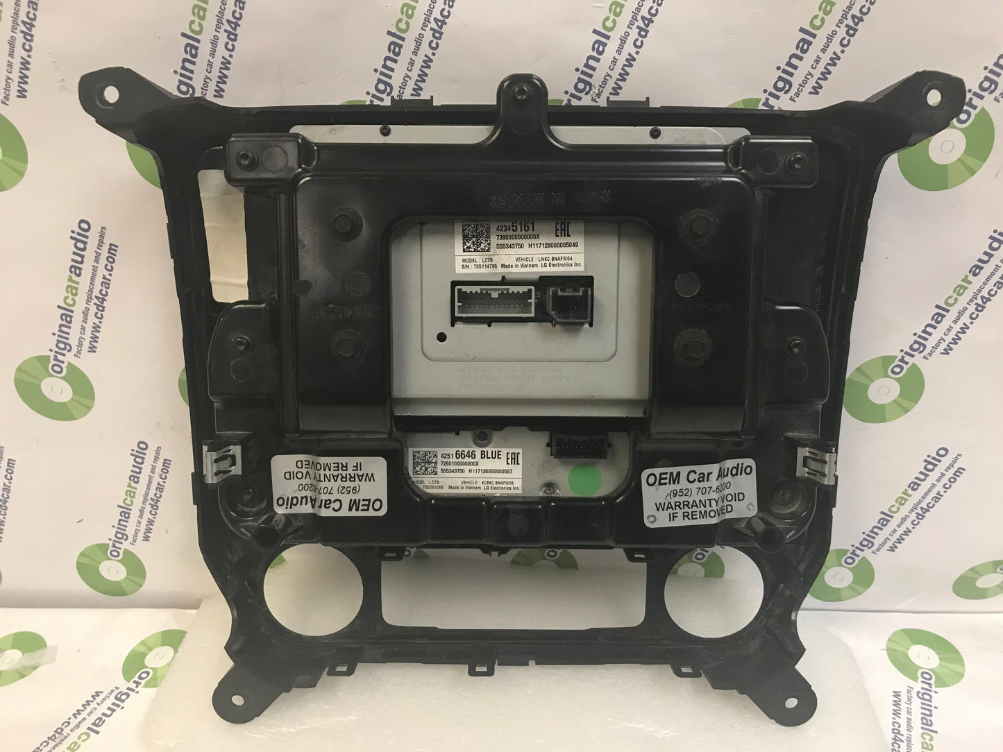 2016 - 2019 Chevrolet Silverado GMC Sierra OEM Display Screen and Bezel
