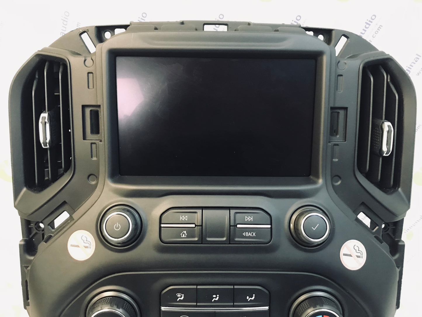 2020 - 2021 Chevrolet Silverado 2500 3500 HD OEM Display Screen Climate Controls and Bezel