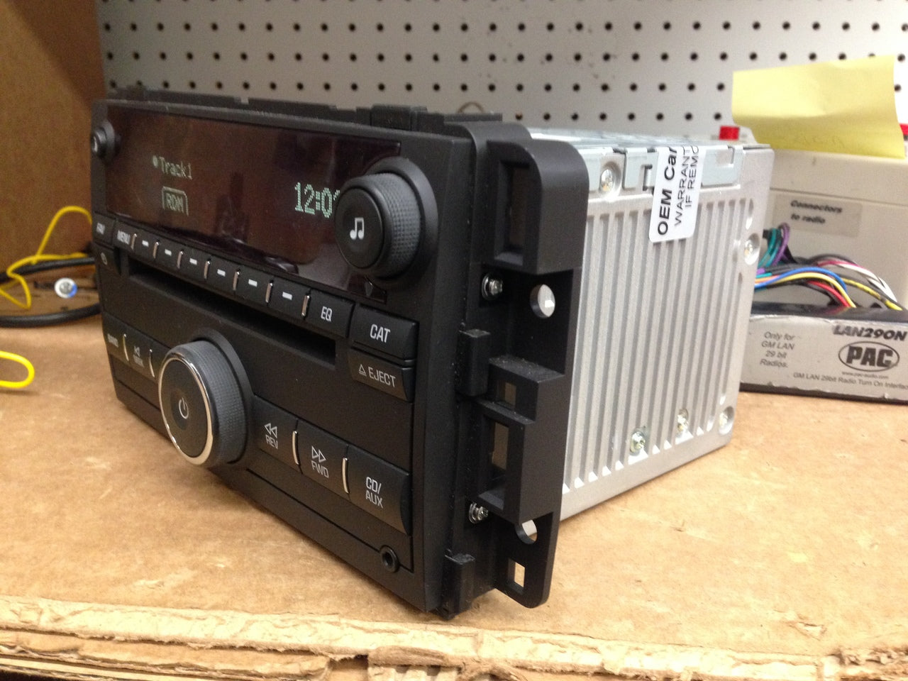 Unlocked GMC Acadia Radio Stereo AUX MP3 CD Player