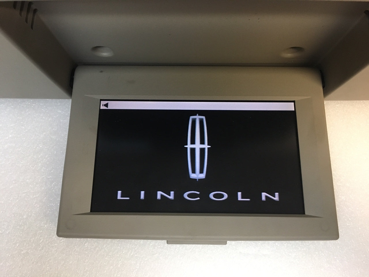 2007 - 2010 Lincoln Mark LT MKX Navigator OEM Overhead RSE Rear Seat DVD Player Display Assembly BLACK/GREY