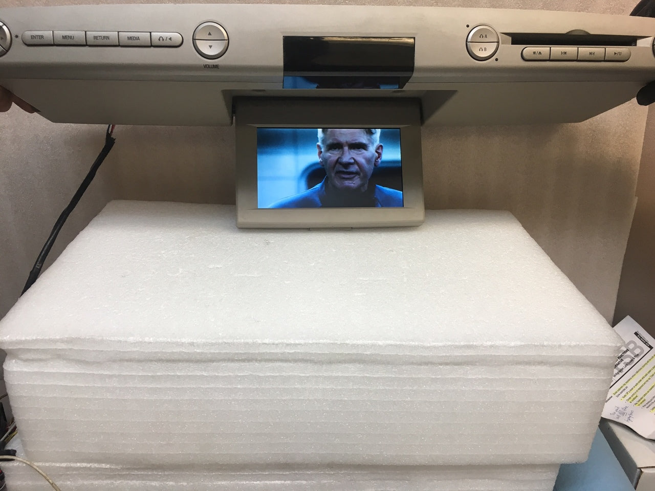 NEW 2007 - 2010 Lincoln Mark LT MKX Navigator OEM Overhead RSE Rear Seat DVD Player Display Assembly SILVER/LIGHT BEIGE