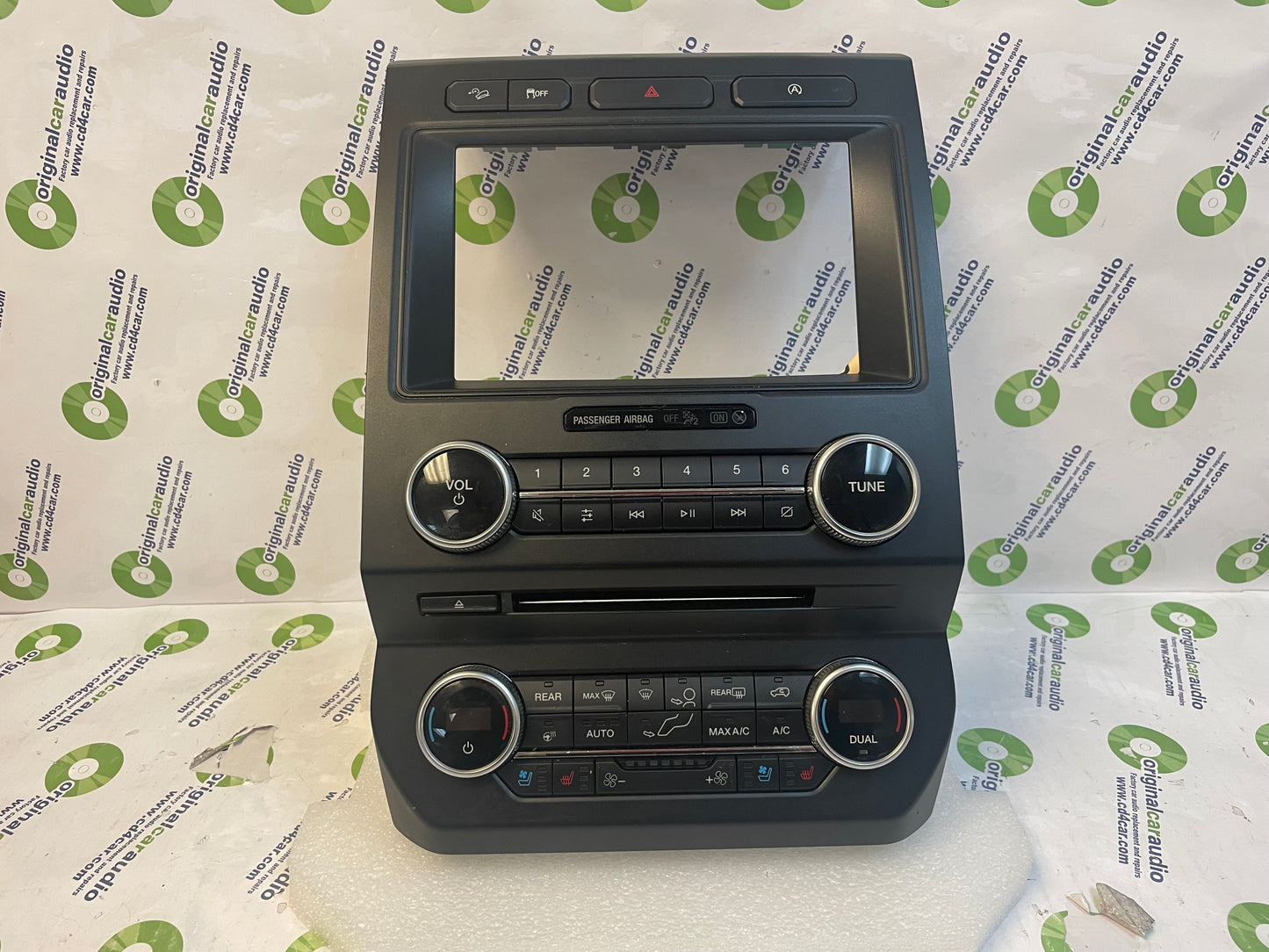 2018 - 2019 Ford Expedition OEM 8' Touch Screen Display Dual Climate Heater AC Radio Control Panel Bezel