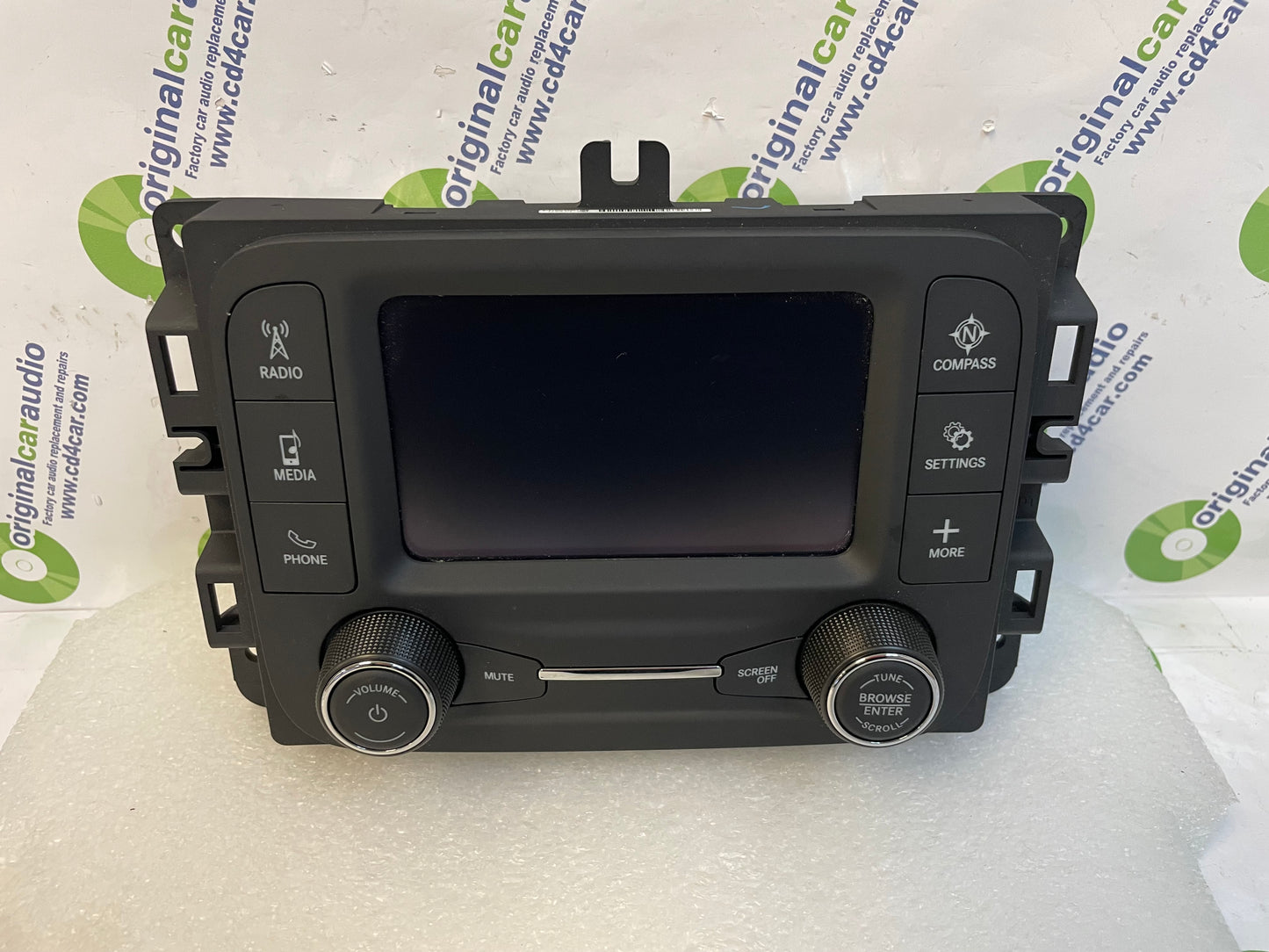 2019 - 2020 Dodge Ram 2500/3500 AM FM XM Uconnect 5" Touch Screen Display and receiver