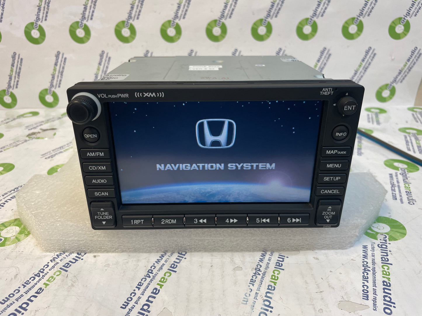 Honda CR-V radio navigation disc CD changer 2AN2 XM MP3