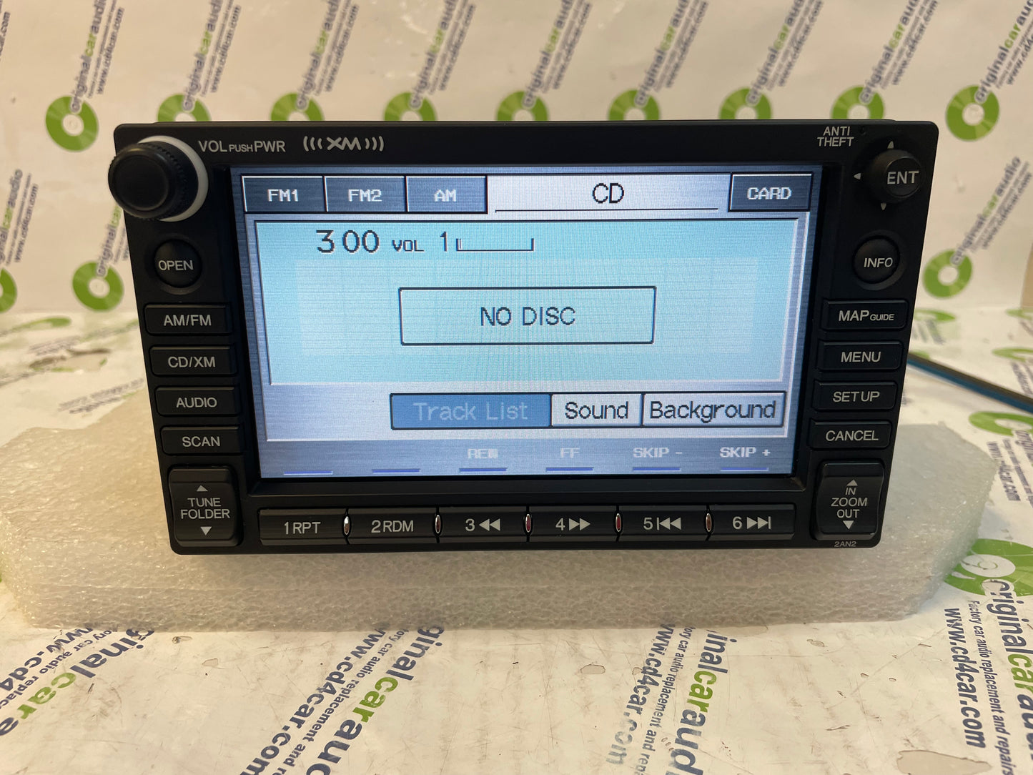 Honda CR-V radio navigation disc CD changer 2AN2 XM MP3