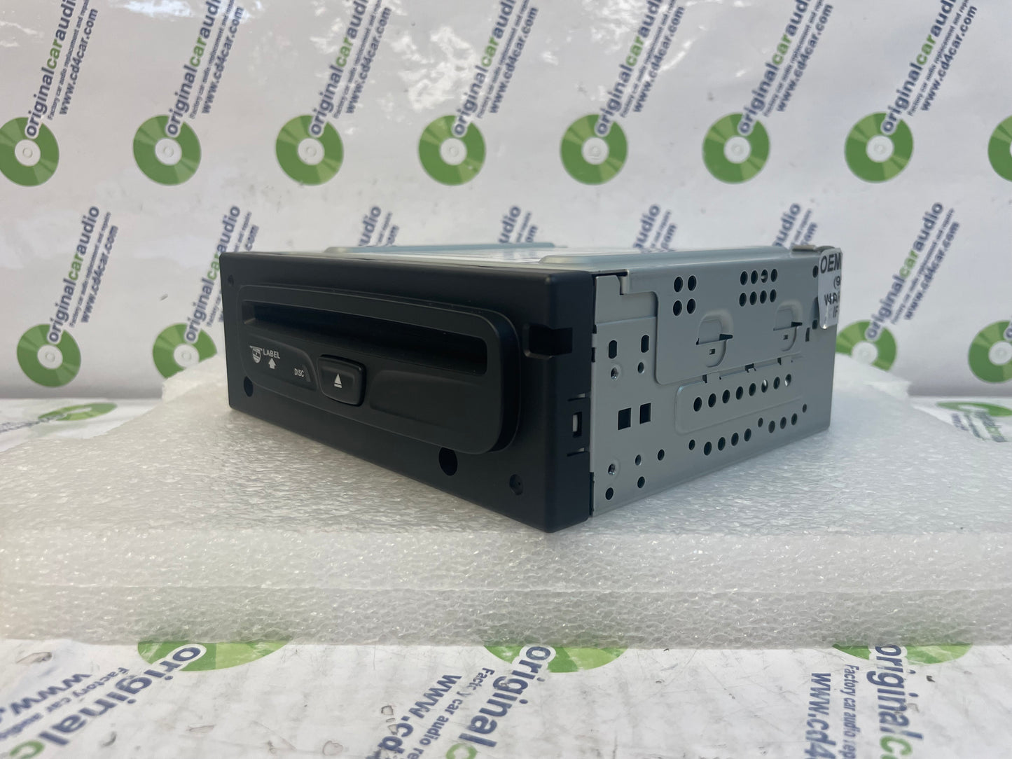 2013 - 2017 Dodge Ram 1500 Center Console Dvd Cd Player