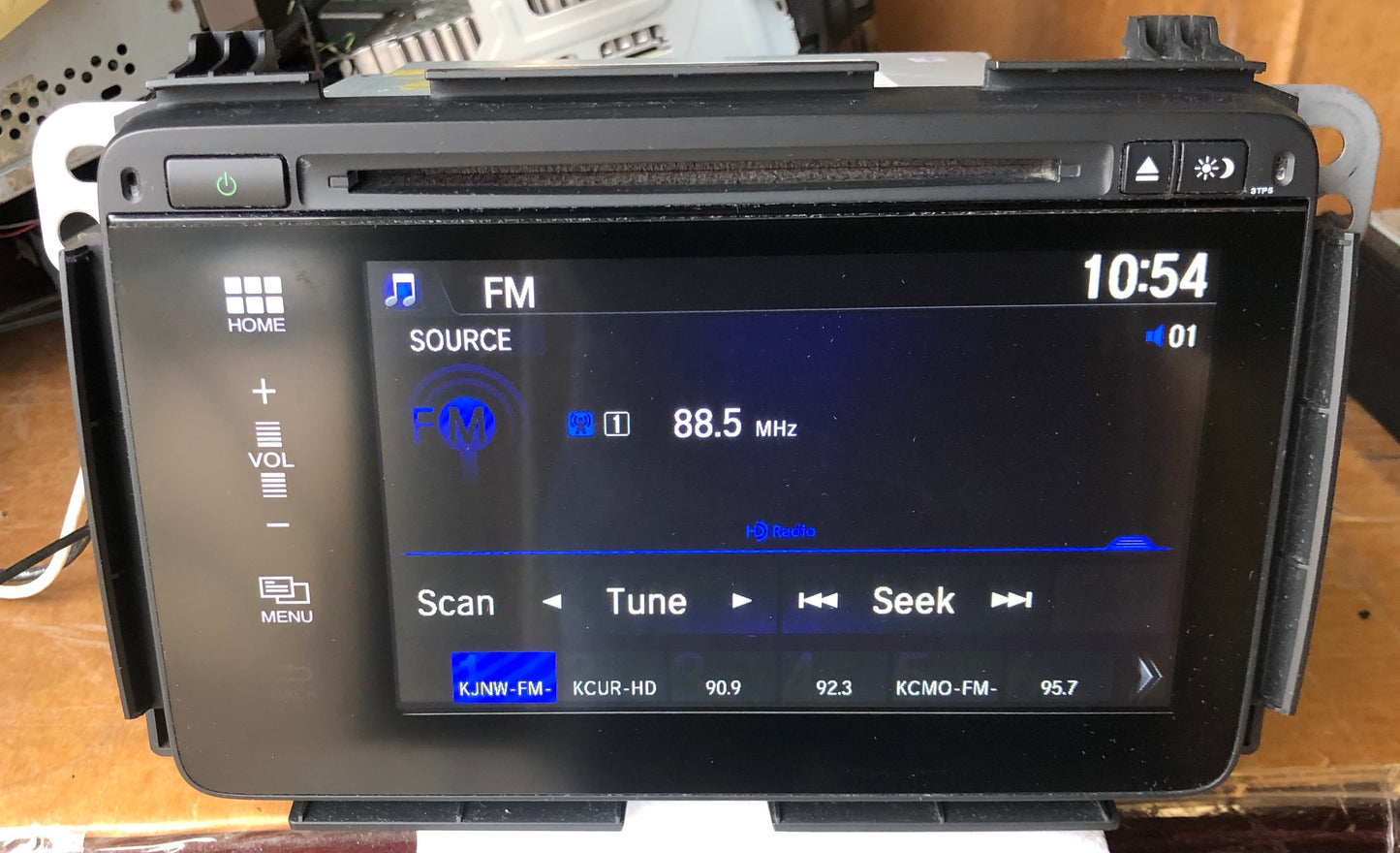 2016 - 2018 Honda HR-V OEM Touch Screen Navigation Radio CD Player Receiver 3TP5