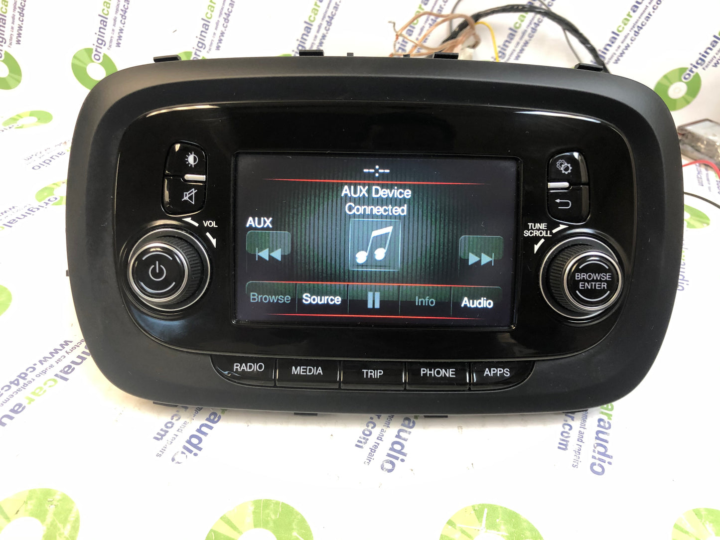 2015 - 2019 Fiat 500 OEM Information Display Screen AM FM Radio Receiver VP2