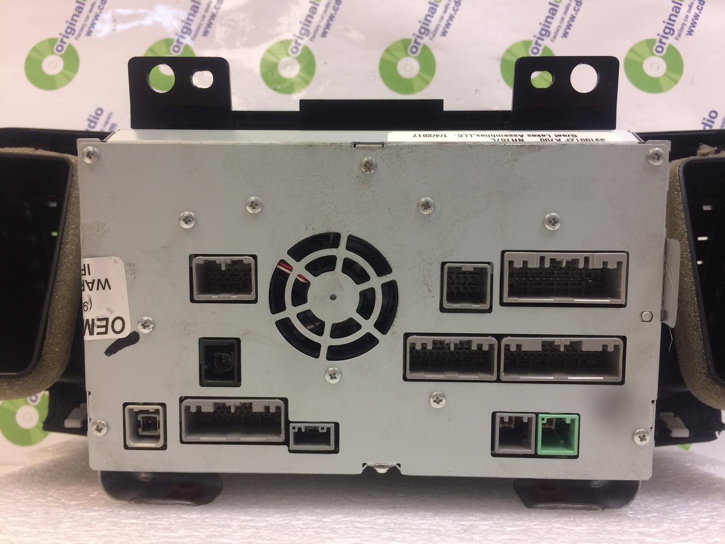 2016 - 2017 Honda Accord OEM Touch Screen Display Single CD AM FM Bluetooth Radio Media Receiver