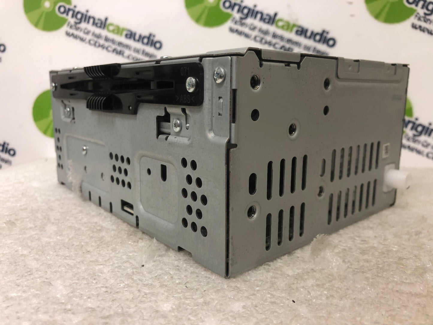 2015 - 2016 Ford Fusion OEM Single CD AM FM Radio Receiver