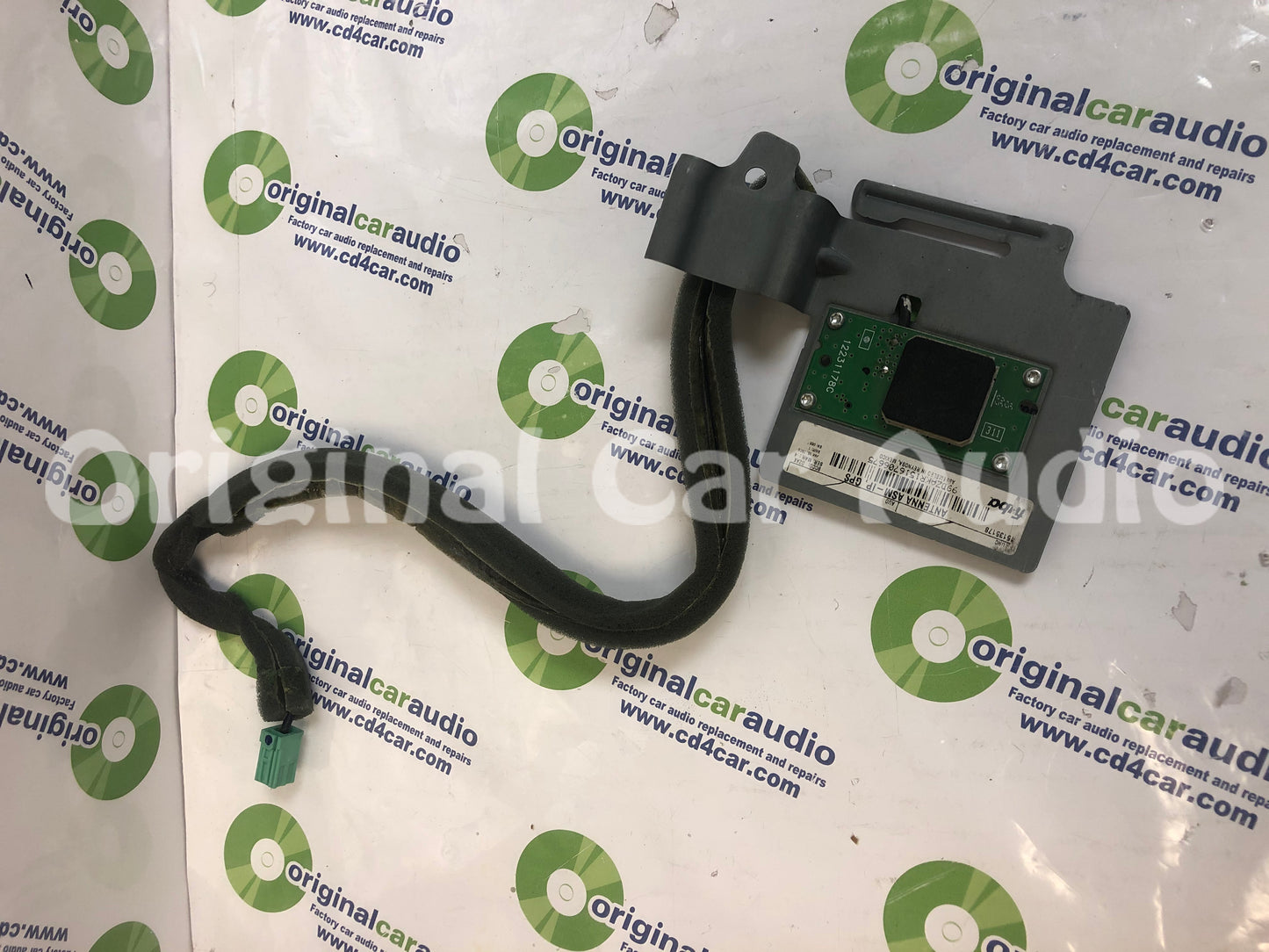 2001 - 2009 GMC Chevy Hummer Cadillac OEM GPS Antenna UM8 Navigation 15135178
