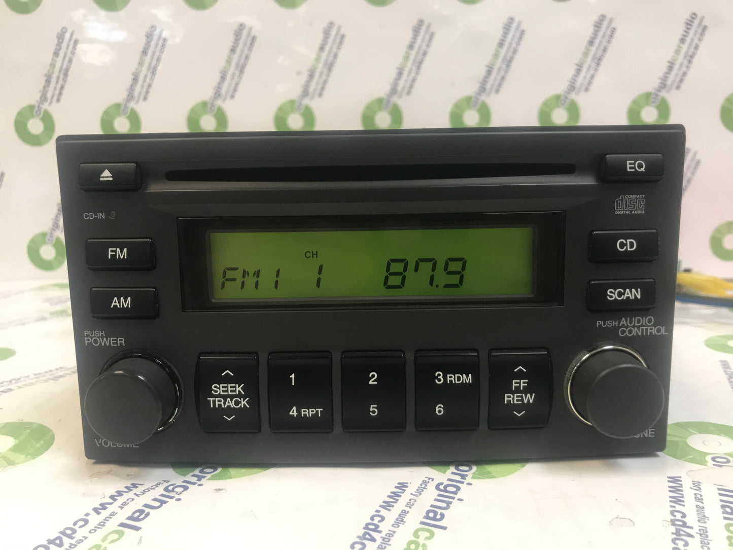 2005 - 2010 Hyundai Kia OEM AM FM Radio Stereo CD Player Receiver Gray