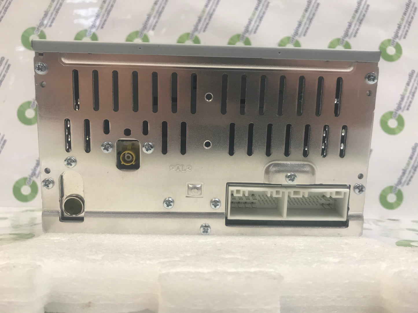 2015  - 2018 Kia Sorento OEM AM FM Radio Sat Bluetooth CD Player Receiver