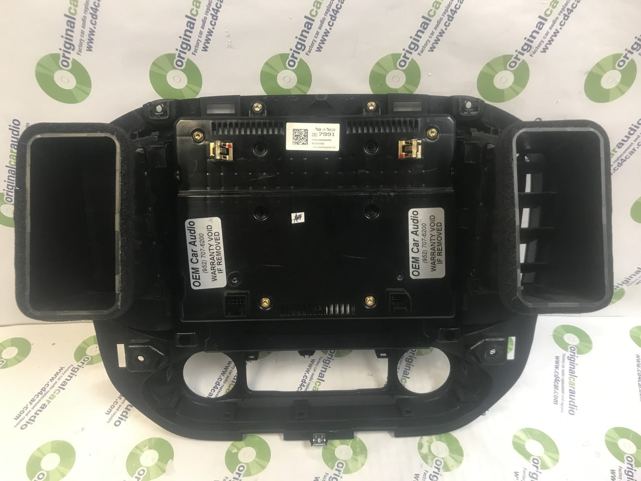 Refurbished 2017 - 2018 Chevy Colorado OEM Touch Screen Radio Navigation Display