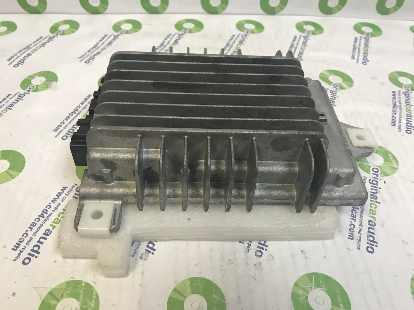 2008 - 2012 CADILLAC SRX OEM Bose Premium Radio Amplifier