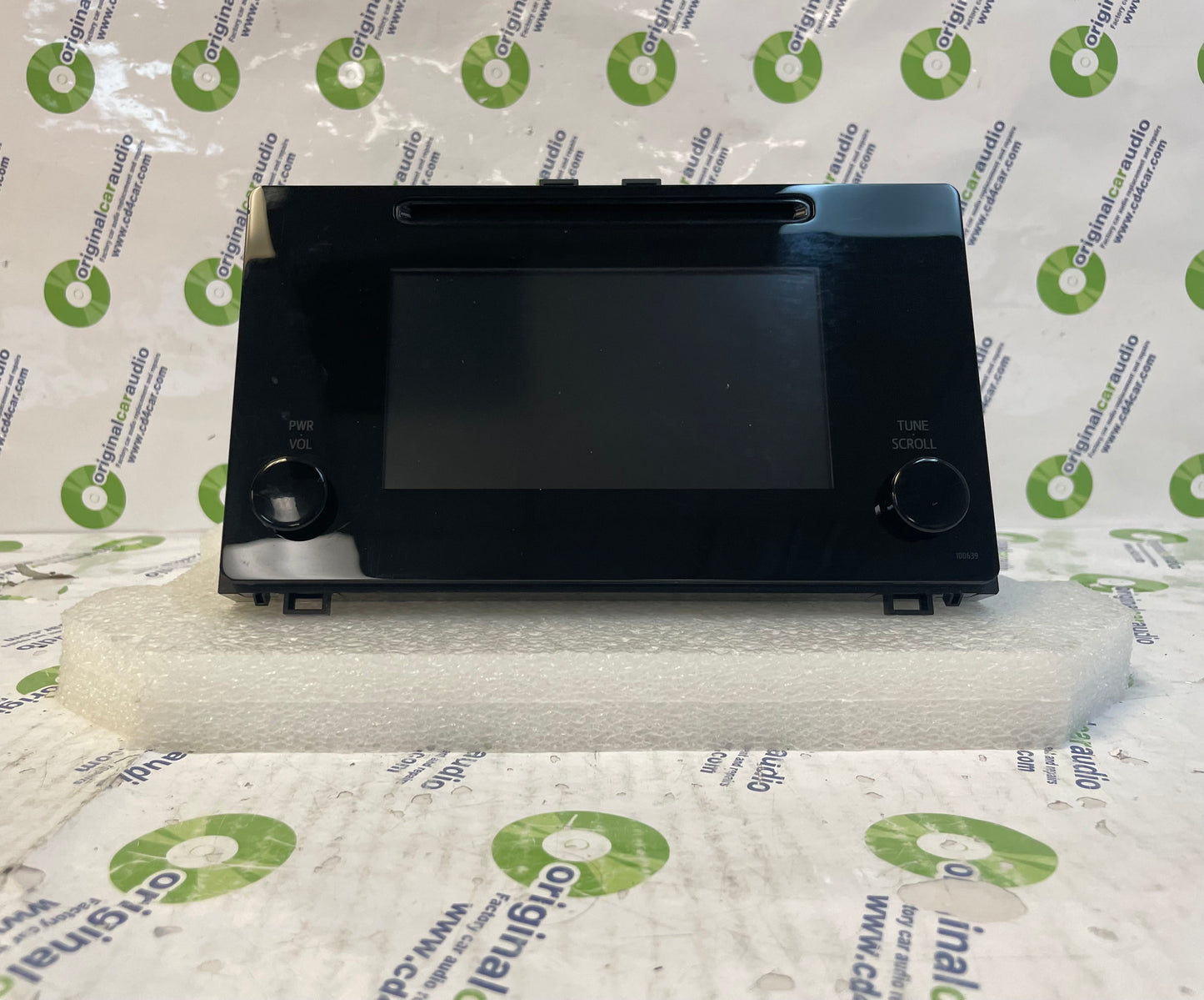 2017-2018 TOYOTA COROLLA OEM RADIO DISPLAY AND RECEIVER