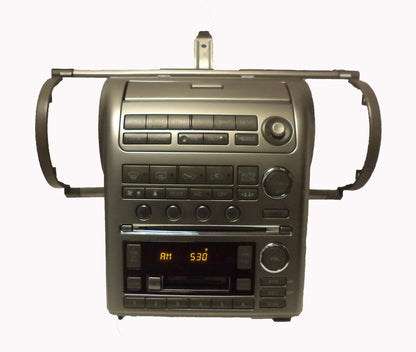 2003 - 2004 03 04 INFINITI OEM G35 G-35 GPS Navigation Radio Stereo 6 Disc Changer CD Tape Player