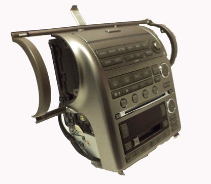 2003 - 2004 03 04 INFINITI OEM G35 G-35 GPS Navigation Radio Stereo 6 Disc Changer CD Tape Player