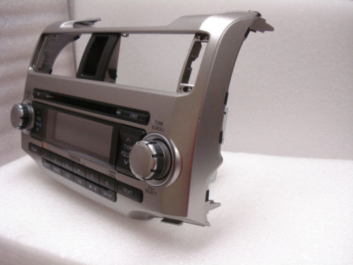 2010 - 2011 Toyota 4Runner Radio SAT Bluetooth MP3 6 Disc CD Changer 86120-3540 2010-2011