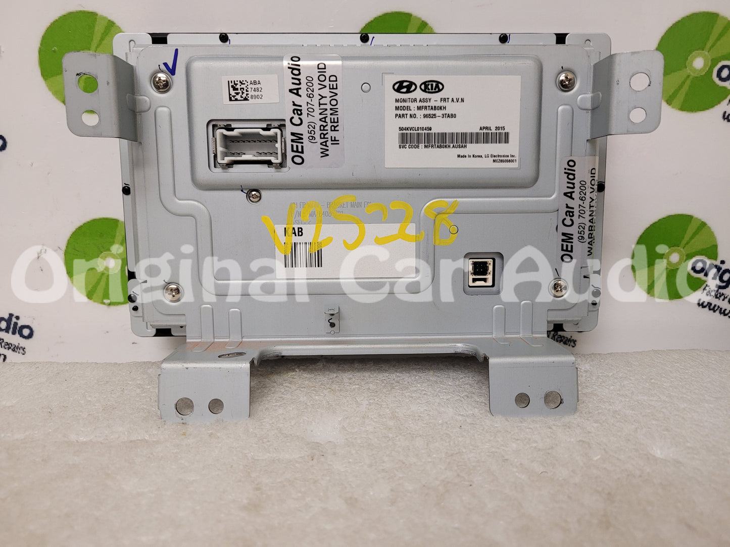 2016 - 2017 Kia K900 OEM Radio GPS Navigation Display Monitor 96525-3TAB0