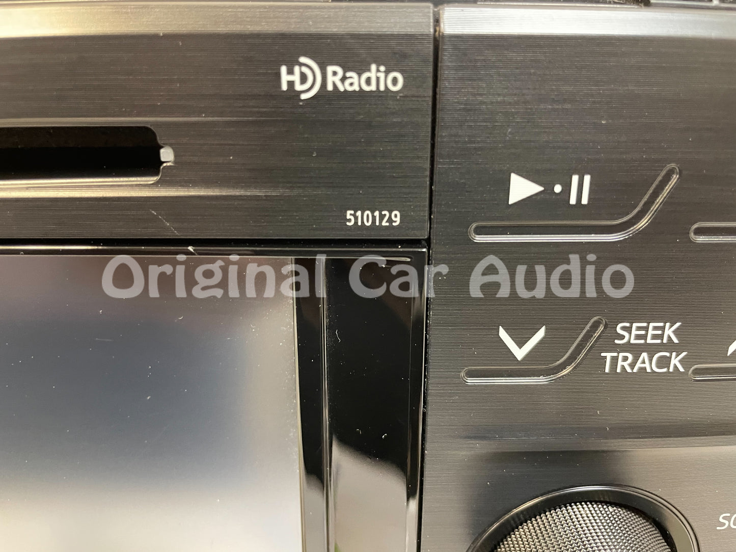 2016 - 2018 Toyota Avalon OEM AM FM XM HD Radio CD Player Touch Screen 510129