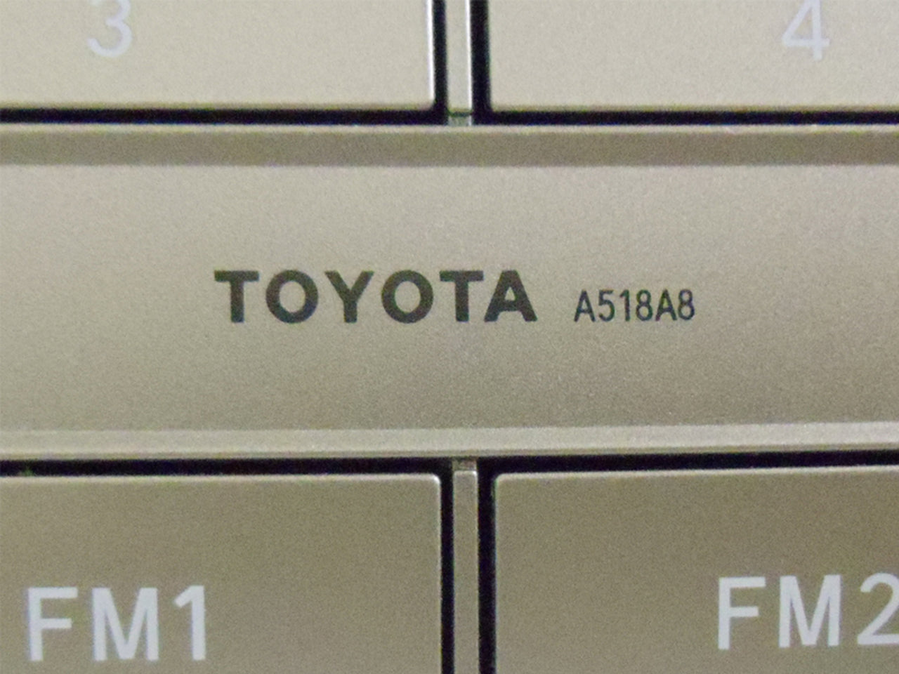 2005 - 2011 New Toyota Tacoma Satellite Radio MP3 6 Disc CD Changer A518A8
