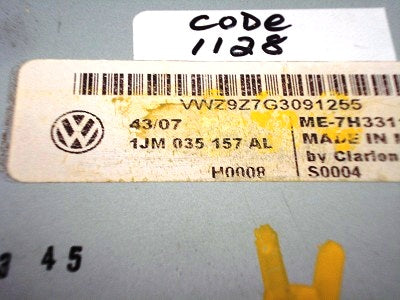 1998 1999 2000 2001 2002 VOLKSWAGEN Golf GTI Jetta Passat Eurovan Cabrio OEM Radio CD Player MP3 Auxiliary